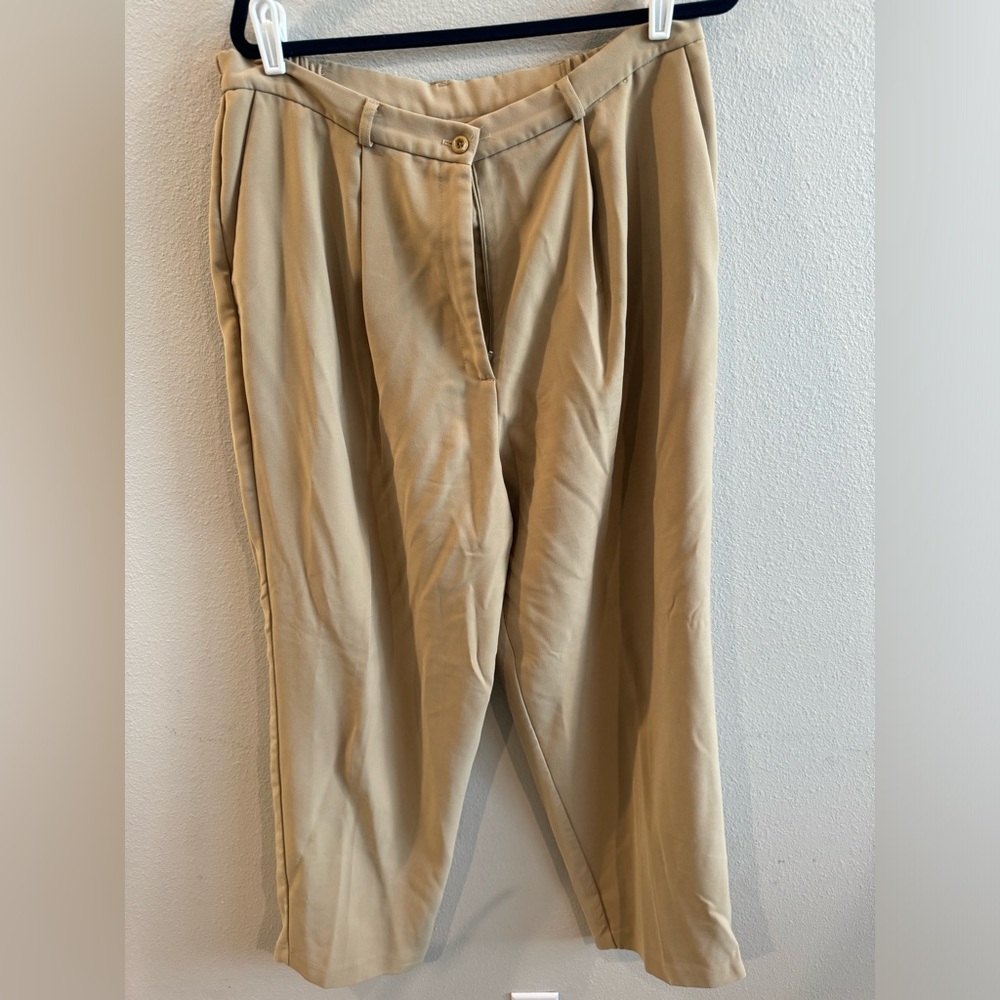 Avenue Tan Pants - Size 16 - Like New Vintage